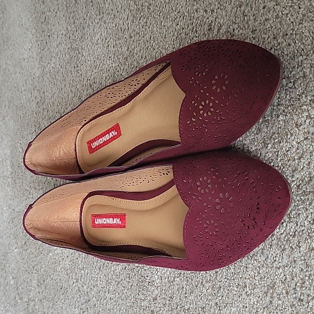 Maroon suede cutout flats